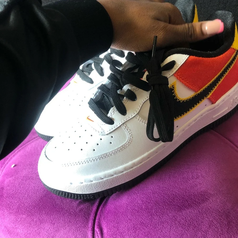 Air Force 1 lv8 - Picture 3 of 4